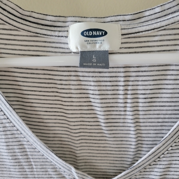 Old Navy tees, set of 2 NWOT - Picture 4 of 6